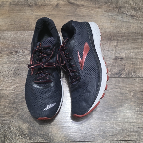 Brooks Adrenaline Black and Red Sneaker Men Size 11.5 - Picture 3 of 15